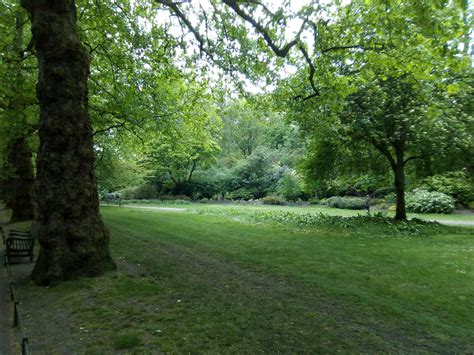 Buckingham Palace Gardens, London by harvey1942 on DeviantArt