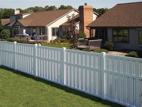 Top 5 Vinyl Fence Wholesale Distributors in California | My Decorative