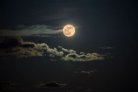 Wallpaper : sunlight, night, sky, clouds, Moon, Sun, moonlight, horizon, light, cloud, darkness ...