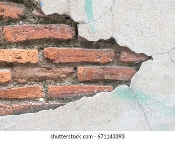 Cracked Brick Wall Background Stock Photo 671143393 | Shutterstock