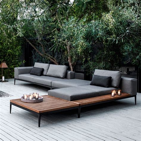 ELLE Decoration UK | INSPIRATION FROM HOUSEOLOGY.COM | Outdoor sofa, Leben unter freiem himmel ...