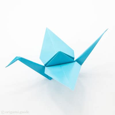 How To Make An Origami Lotus Flower - Folding Instructions - Origami Guide