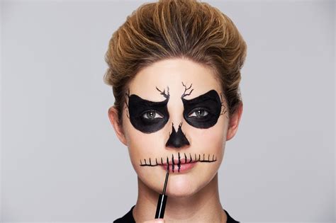 Easy Halloween Makeup Ideas Using Just Your Eyeliner | Superdrug