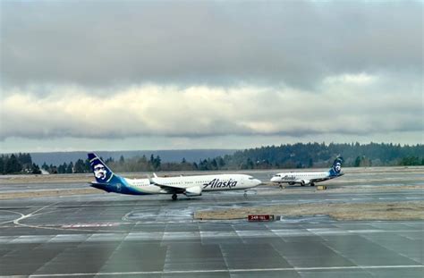 Alaska Airlines First Class Review: Is it Worth Paying Extra?