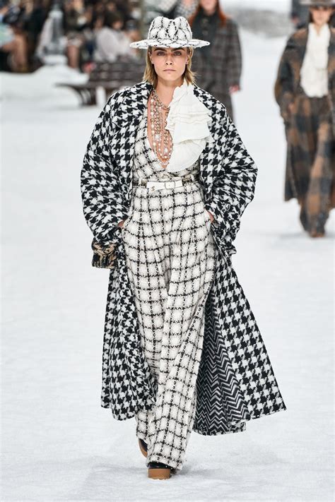 Chanel News, Collections, Fashion Shows, Fashion Week Reviews, and More - Vogue