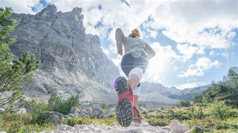 Hiking shoes vs trail running shoes: which is best for you? | Advnture