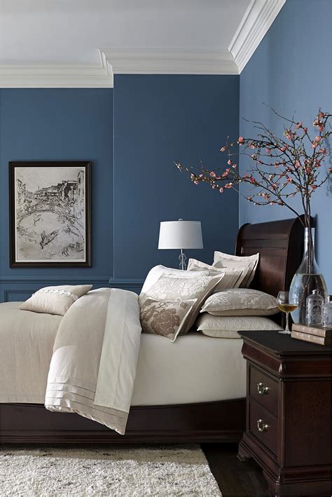 20+ Blue Bedroom Paint Colors - HOMYHOMEE