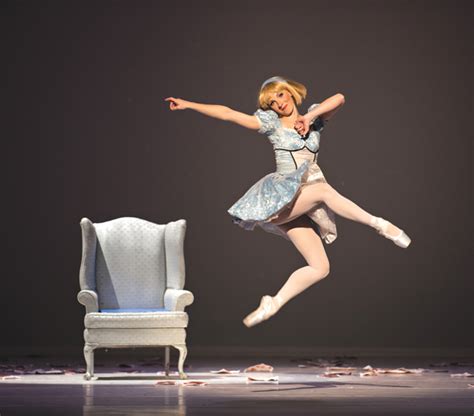 Cincinnati Ballet’s ‘Alice’ Brings Spectacle to Stage