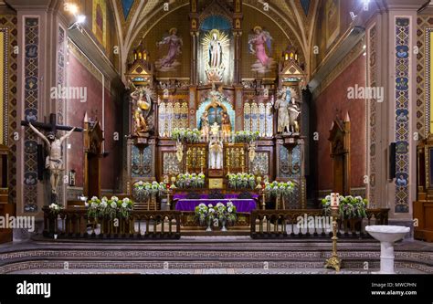 Inside catholic church chancel hi-res stock photography and images - Alamy