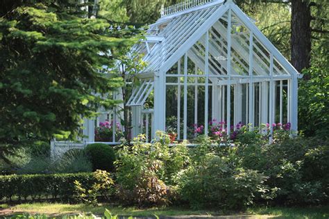 23 Wonderful Backyard Greenhouse Ideas