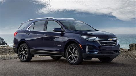 2022 Mitsubishi Outlander vs. 2022 Chevrolet Equinox Comparison - Kelley Blue Book