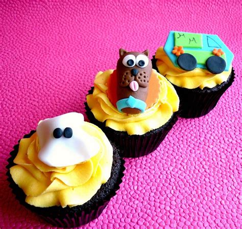 Scooby doo cupcakes | Scooby doo cake, Birthday tshirts, Scooby doo