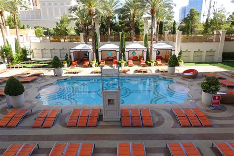 Caesars Palace Pool: One of the Best Pools in Las Vegas – Cloud Information and Distribution