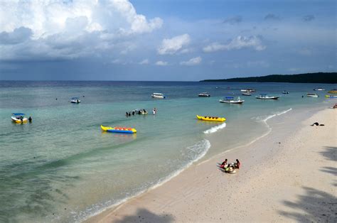 Pantai Tanjung Bira, Pasir Putih Selembut Kapas di Sulawesi Selatan - Mister Aladin Travel ...