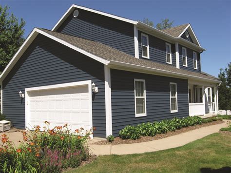 ABC Duck Matte Classic Blue seamless siding | Steel siding house, Steel siding, Seamless steel ...