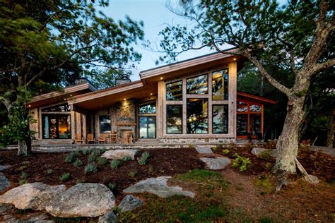 Home + Cottage Build Inspiration & Portfolio | Modern lake house, Lake houses exterior, House ...