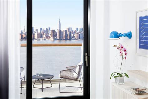 NYC Hotels: Rooms with a View | Nyc hotels, Nyc hotel rooms, Queens hotel