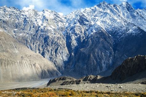 Premium Photo | Snow capped mountains in karakoram range. passu, pakistan.