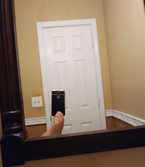 55 Hilarious Photos Of People Selling Mirrors Online