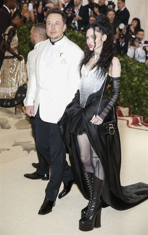 Elon Musk graces Met Gala red carpet with new girlfriend Grimes - Entertainment - The Jakarta Post