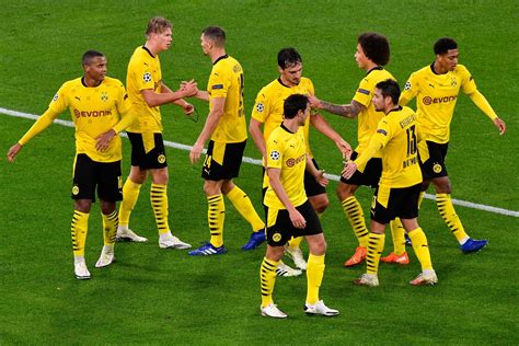 Borussia Dortmund name squad for Champions League knockout rounds