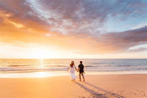 Hapuna Beach Honeymooners - Waikoloa, Hawaii — Wilde Sparrow Photography Co