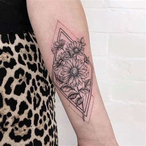 Top 107 Best Daisy Tattoos [2021 Inspiration Guide]