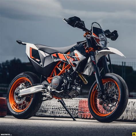 2014 KTM 690 SMC R « Featured « DERESTRICTED | Moto da cross, Auto da sogno, Motocicli ...