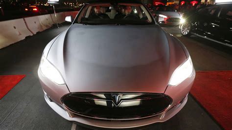 Tesla’s self-driving car is already getting smarter — Quartz