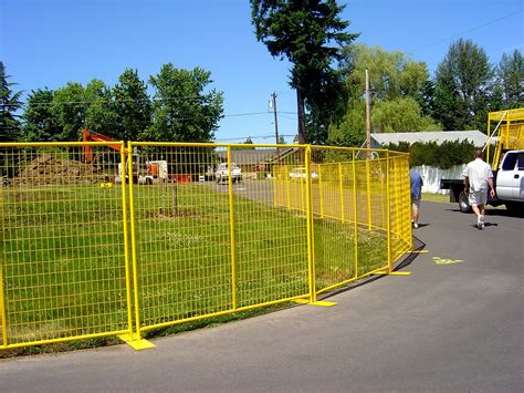 Crowd Control Temporary Fence Panels - Perimeter Patrol Portable Security Fence Full Pallet 210 ...