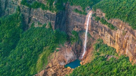 7 Wondrous Cherrapunji Waterfalls For Your Itinerary