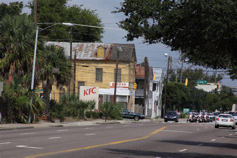 File:Meeting Street at Line Street Charleston South Carolina.jpg - Wikimedia Commons