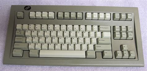 5 Vintage and Retro Mechanical Keyboards Every Enthusiast Should Add to Their Collection - HHKB