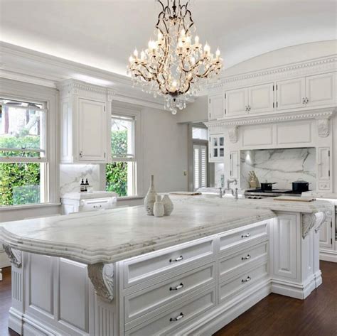 35+ Timeless Antique White Kitchen Cabinets You Will Fall in Love With - No Minimalist Here