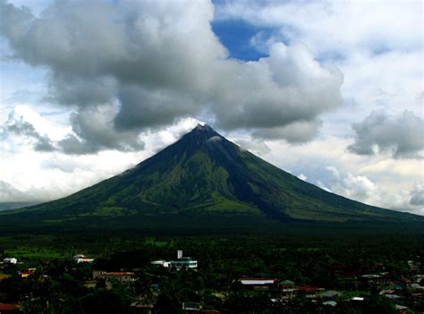 Pinatubo Before And After / Mount pinatubo are very similar and record evidence of.