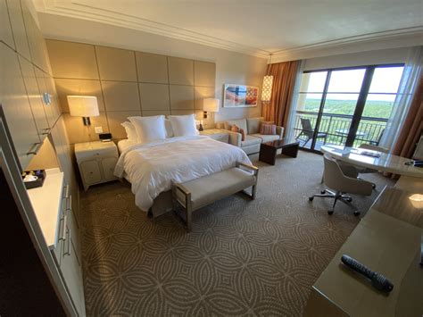 PHOTOS, VIDEO: Tour a Deluxe Room at Four Seasons Resort Orlando in Walt Disney World - WDW News ...