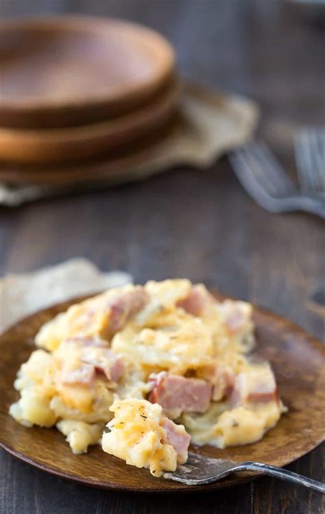 Slow Cooker Scalloped Potatoes with Ham - i heart eating