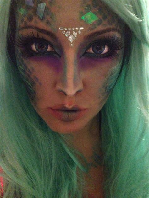 Mermaid makeup I did around halloween. : r/MakeupAddiction