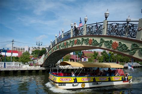 Attractions in Malacca: Melaka River Cruise