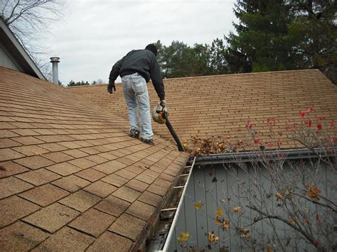 5 Benefits Of Hiring Professional Gutter Cleaning Services - 2020 Guide - BrandFuge