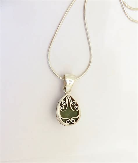 Green Garnet Mini Pendant | Ozmomo Jewellery