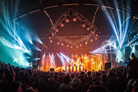 4 Ways to Enhance Your Concert Stage Design | Onstage Systems