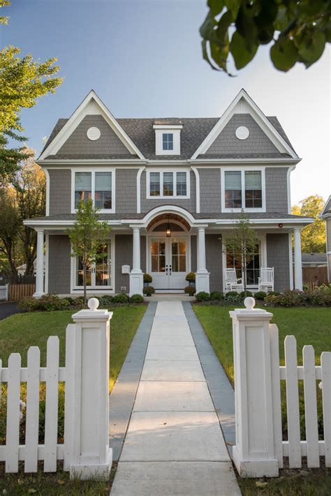 17 Gorgeous Traditional Home Exterior Designs You Will Find Inspiration In