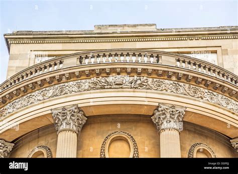 Rear of buckingham palace hi-res stock photography and images - Alamy