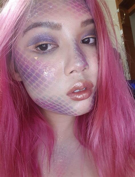 Practiced my Halloween Mermaid makeup, CCW so I can improve for an event : r/MakeupAddiction