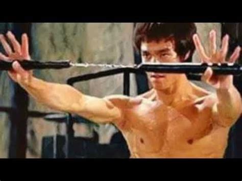 Bruce Lee Nunchucks Photo s 2019 - YouTube | Bruce lee, Martial artist, Martial arts