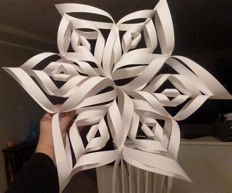 Travel with a Beveridge: Paper snowflake craft project