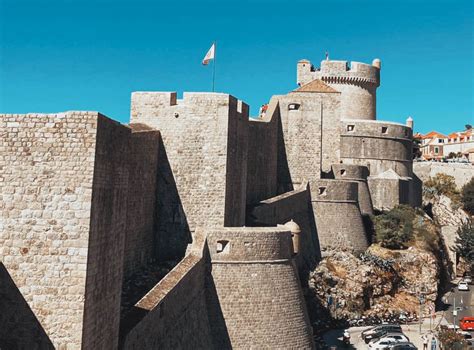 A Traveler's Dive Into History of Dubrovnik City Walls | Kompas.hr