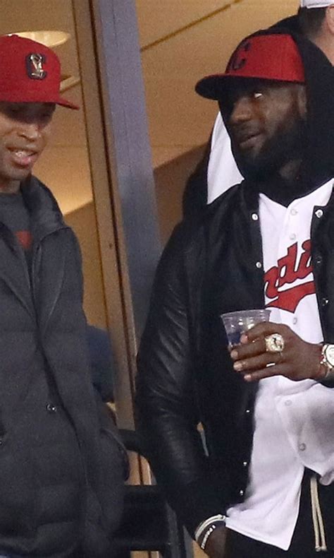 LeBron James shows off his enormous new ring at World Series game | FOX Sports