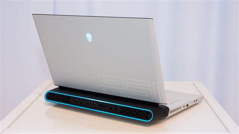 Alienware Area 51m brings desktop gaming PC power to the laptop at CES 2019 - CNET